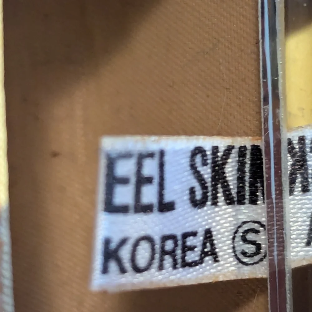 🤎 Tan Eel Skin Embossed Lipstick Case Korea